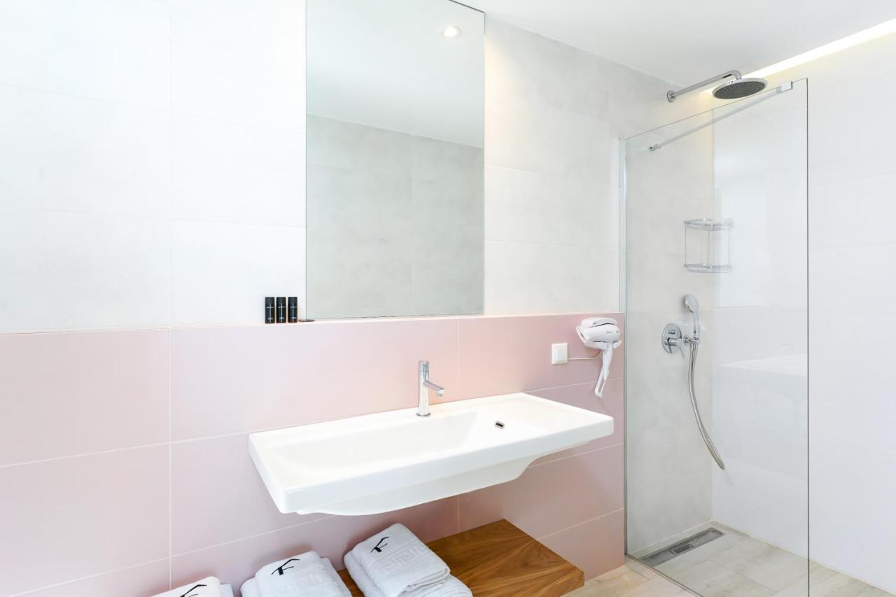 Filoxenia Luxury Apartments โปตอส ภายนอก รูปภาพ